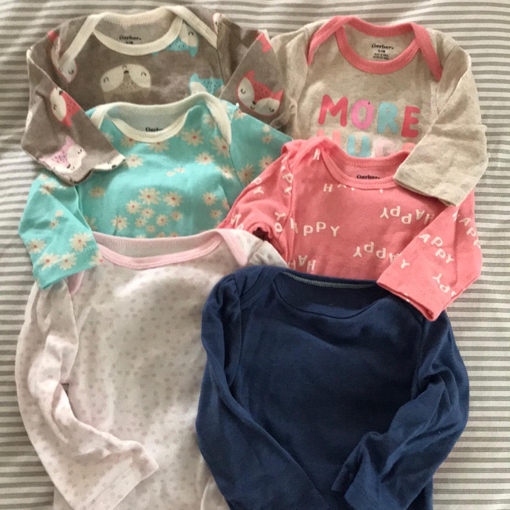 6️⃣ Long sleeve bodysuits NWOT